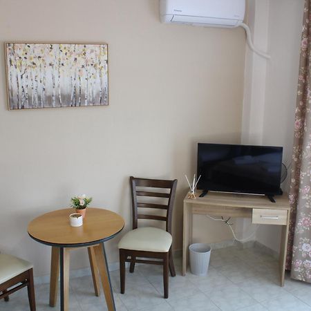 Sunshine Apartments By The Sea Skála Neón Epivatón Екстериор снимка