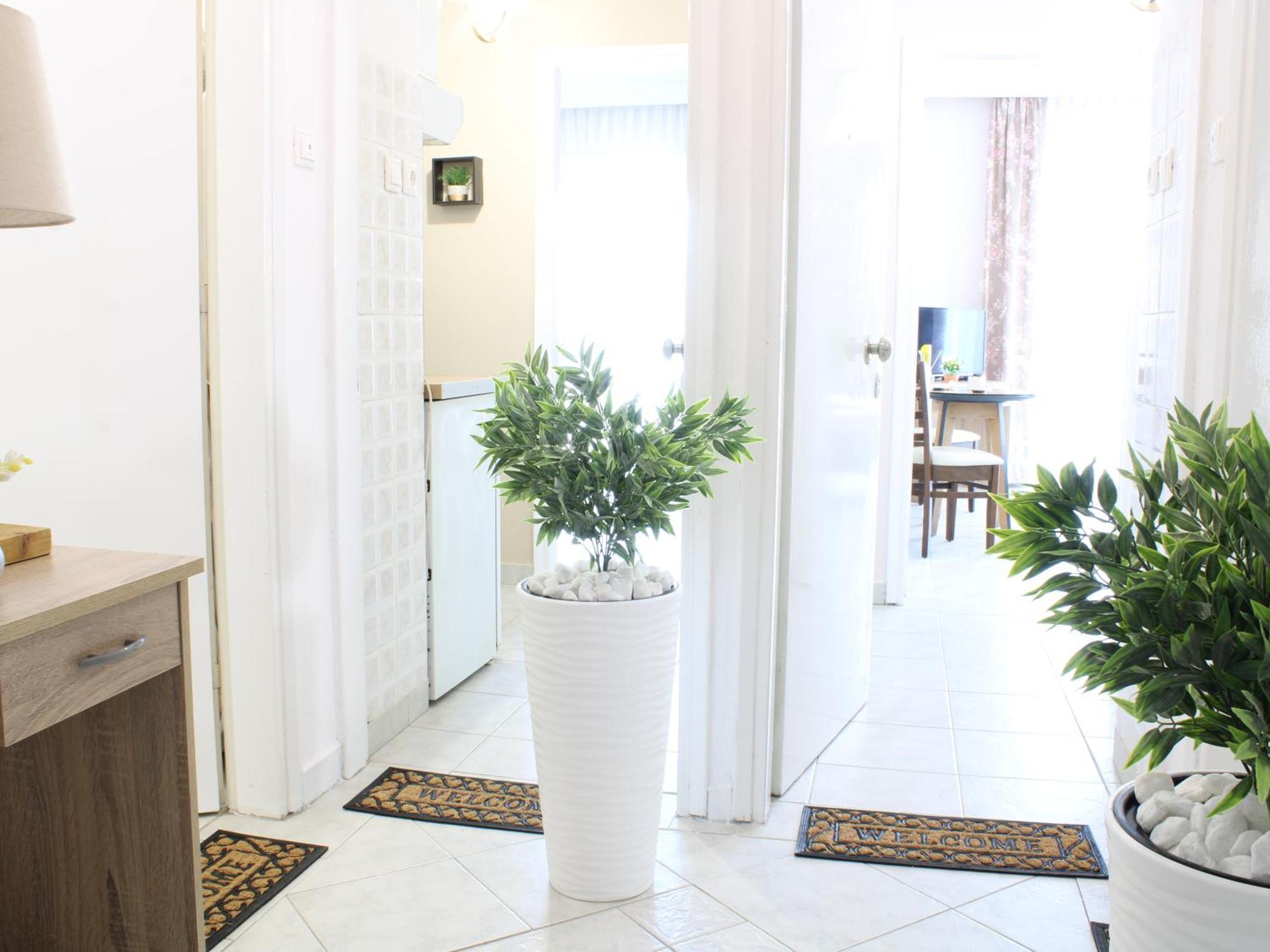 Sunshine Apartments By The Sea Skála Neón Epivatón Екстериор снимка