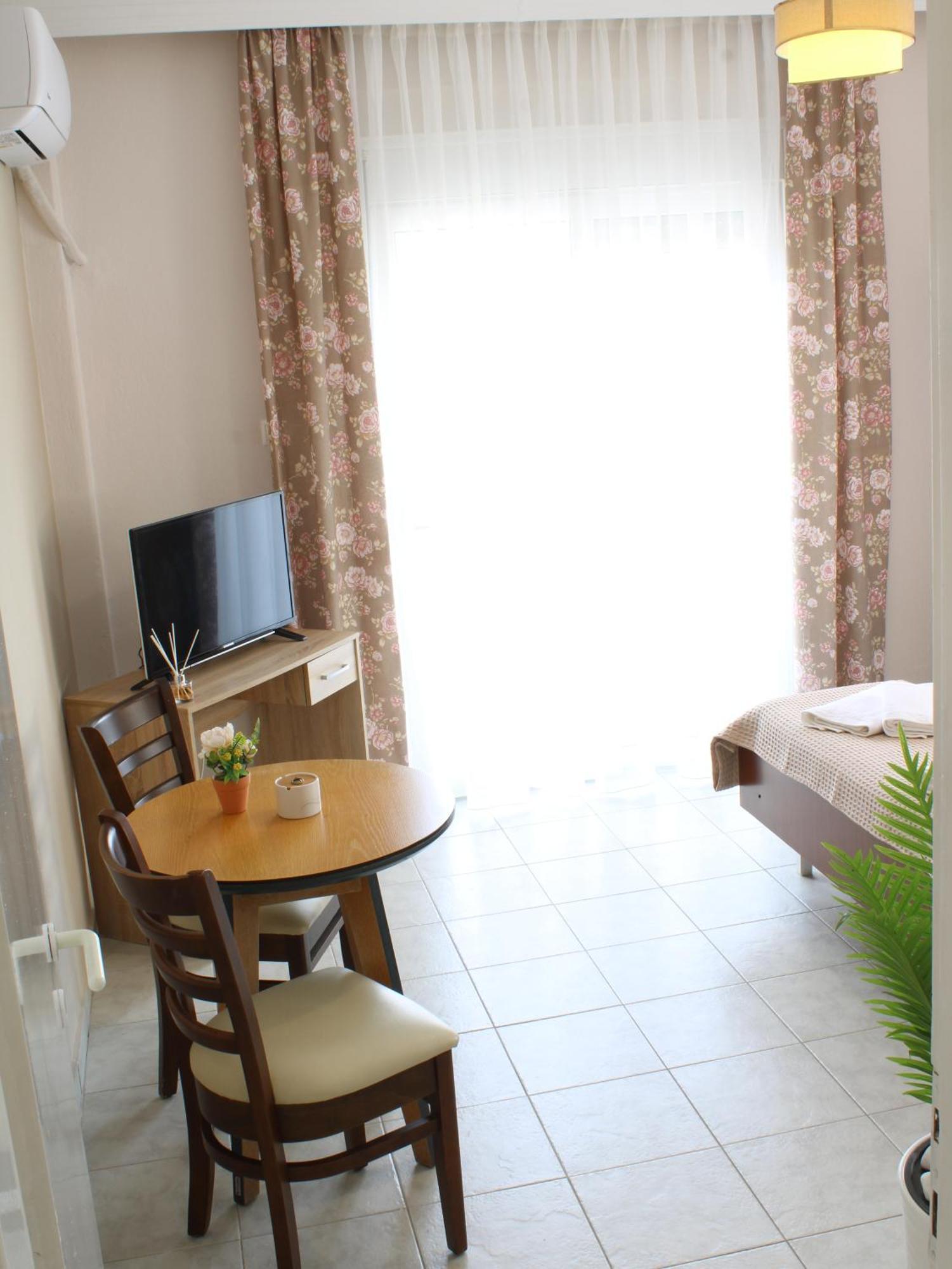 Sunshine Apartments By The Sea Skála Neón Epivatón Екстериор снимка