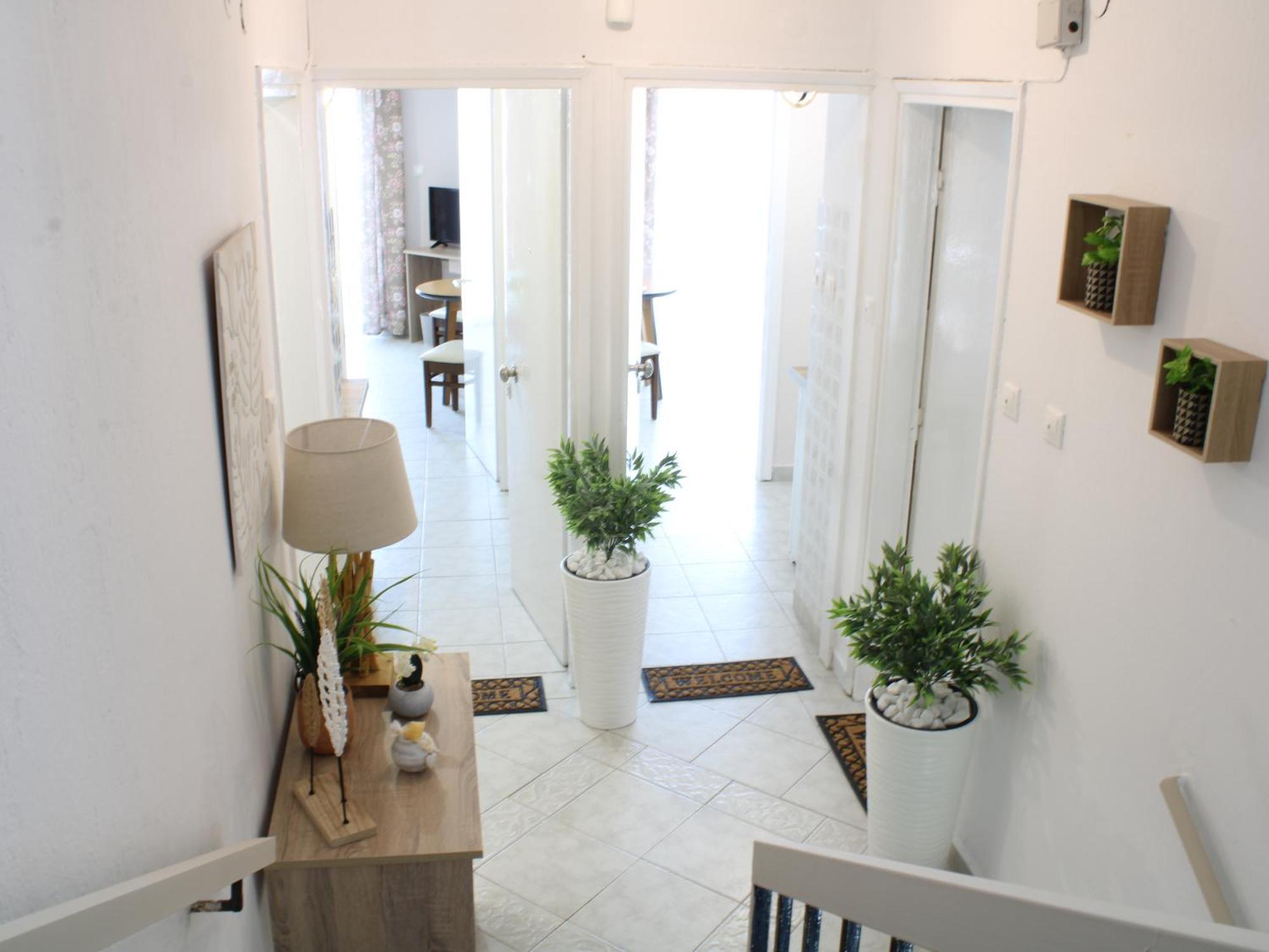 Sunshine Apartments By The Sea Skála Neón Epivatón Екстериор снимка