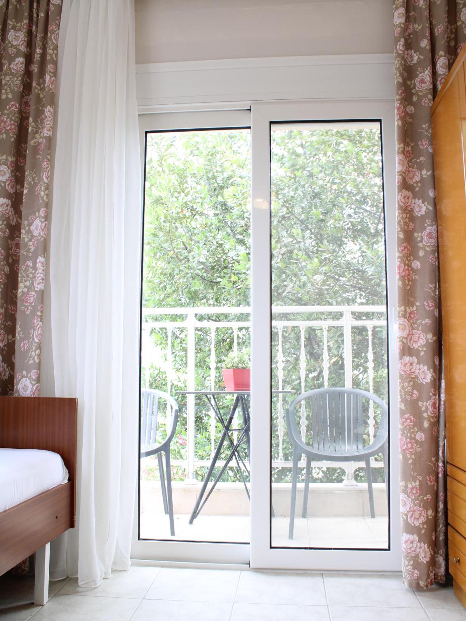 Sunshine Apartments By The Sea Skála Neón Epivatón Екстериор снимка