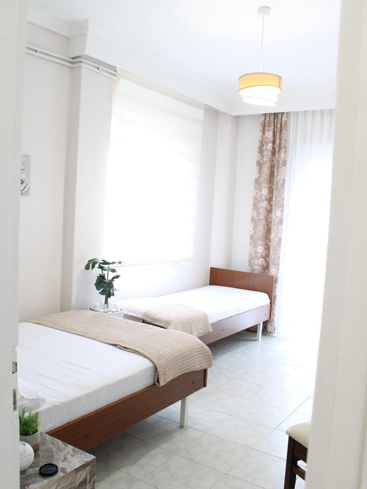 Sunshine Apartments By The Sea Skála Neón Epivatón Екстериор снимка