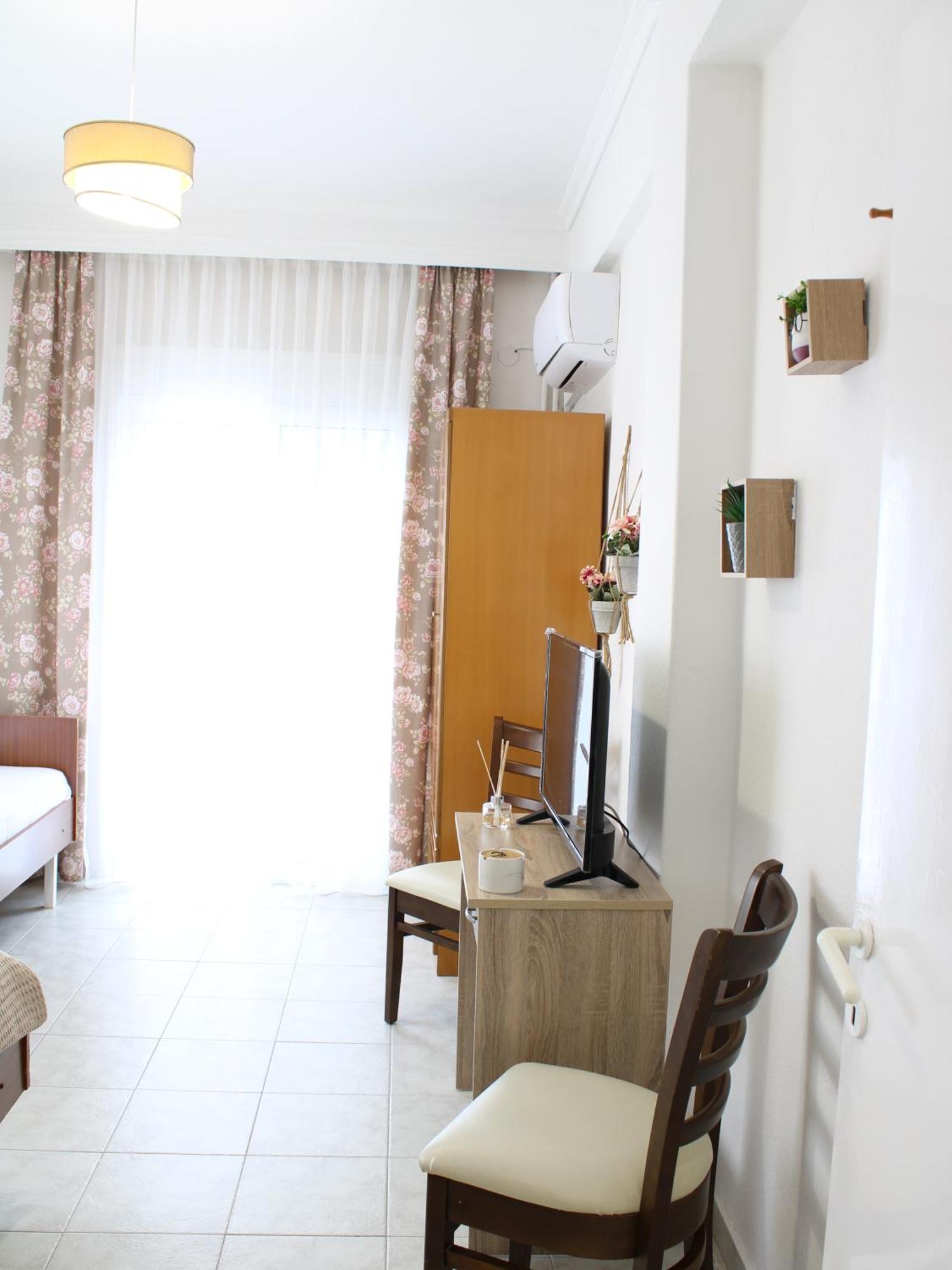 Sunshine Apartments By The Sea Skála Neón Epivatón Екстериор снимка